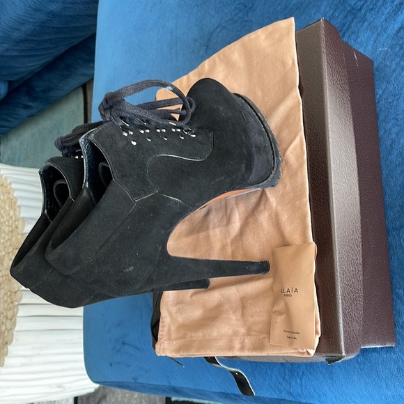Alaïa Black Suede Ankle Booties Size 40.5 - Picture 5 of 9
